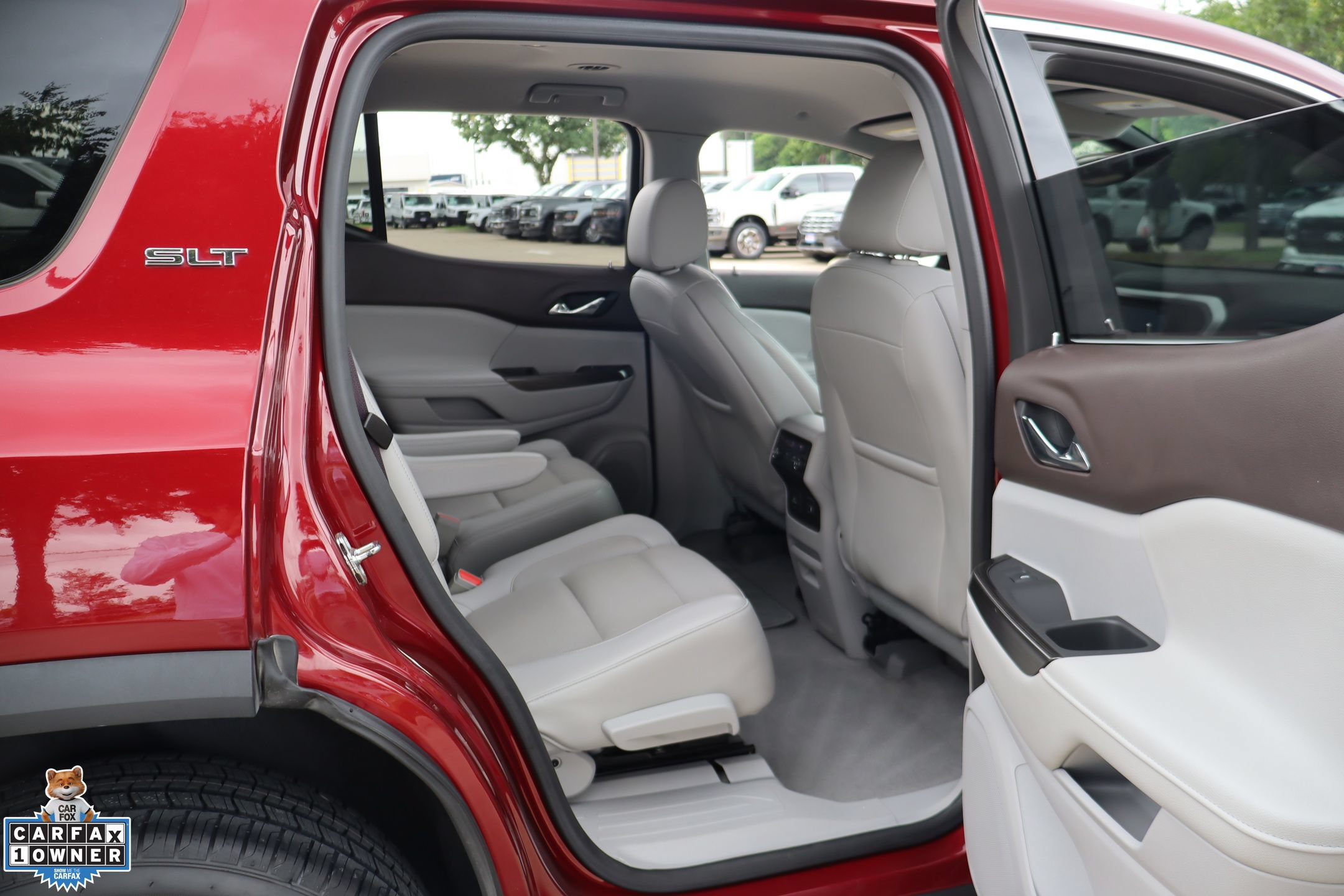 Used 2017 GMC Acadia SLT FWD image 29