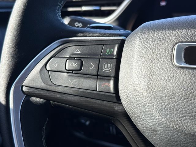 Used 2025 Jeep Grand Cherokee Altitude image 28