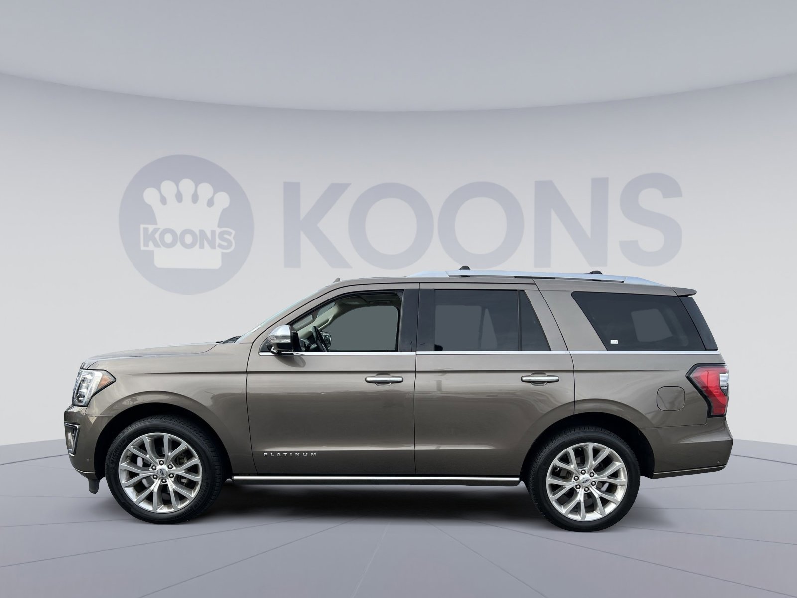 Used 2018 Ford Expedition Platinum image 2