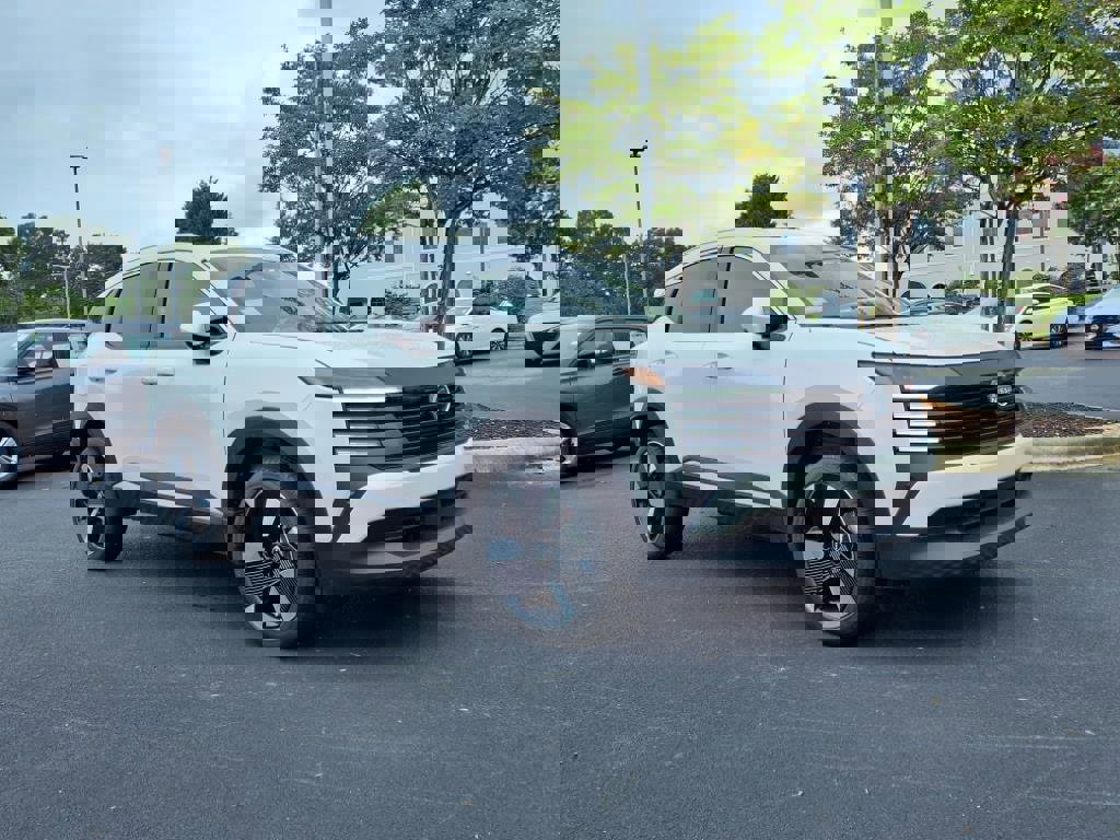 New 2025 Nissan Kicks SR image 1