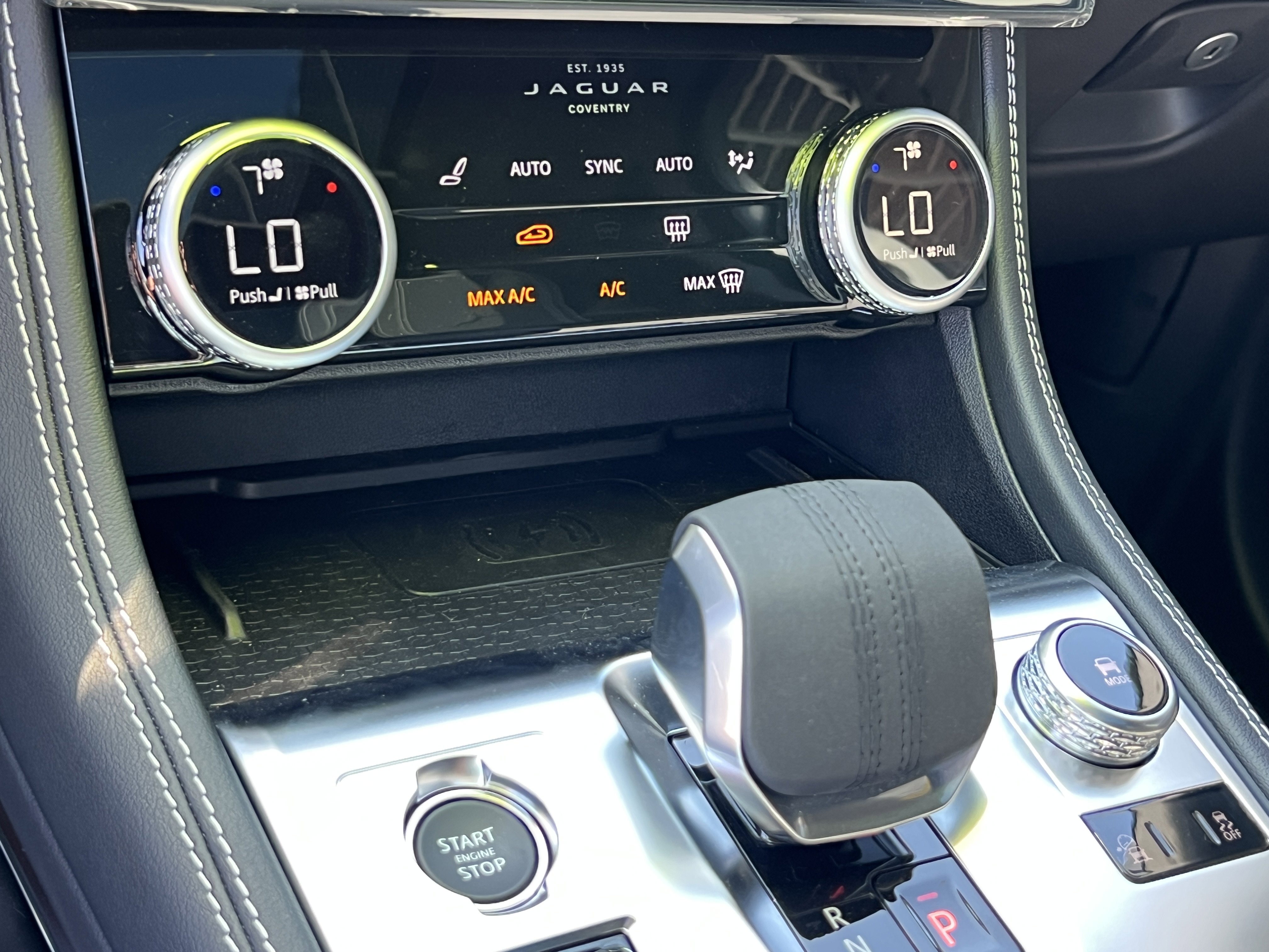 New 2025 Jaguar F-PACE R-Dynamic S image 28