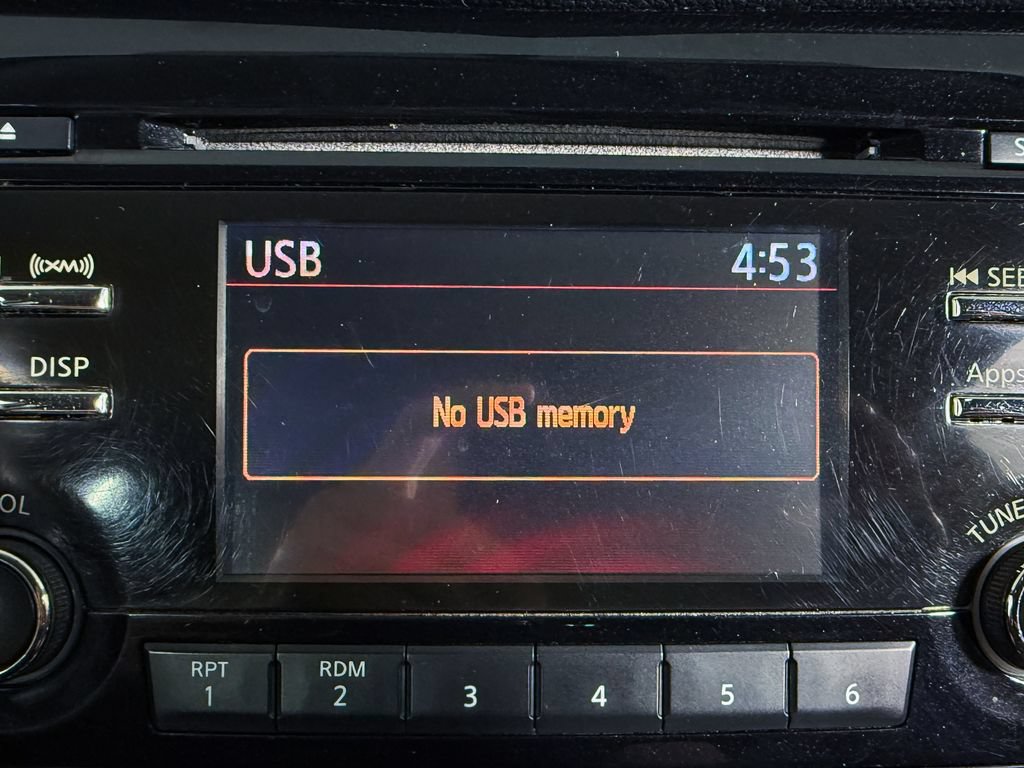 Used 2015 Nissan Rogue SV FWD image 21