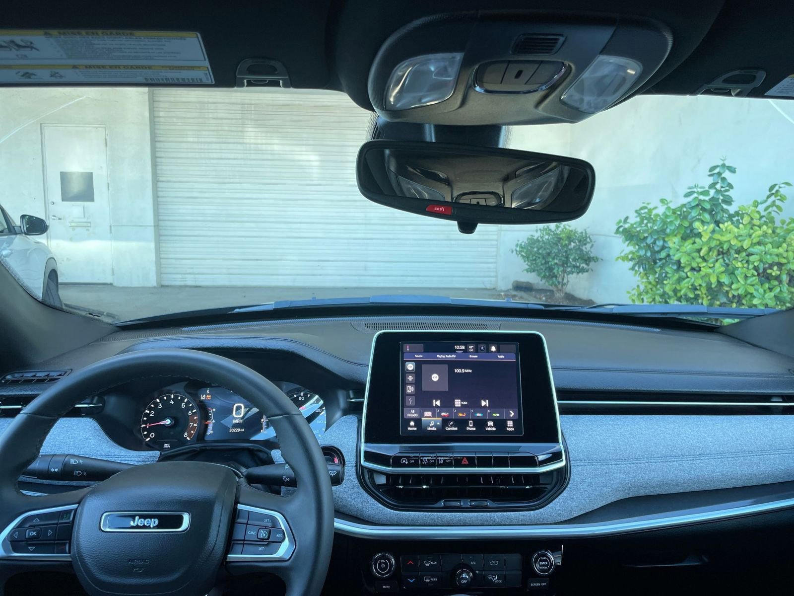 Used 2025 Jeep Compass Latitude image 33