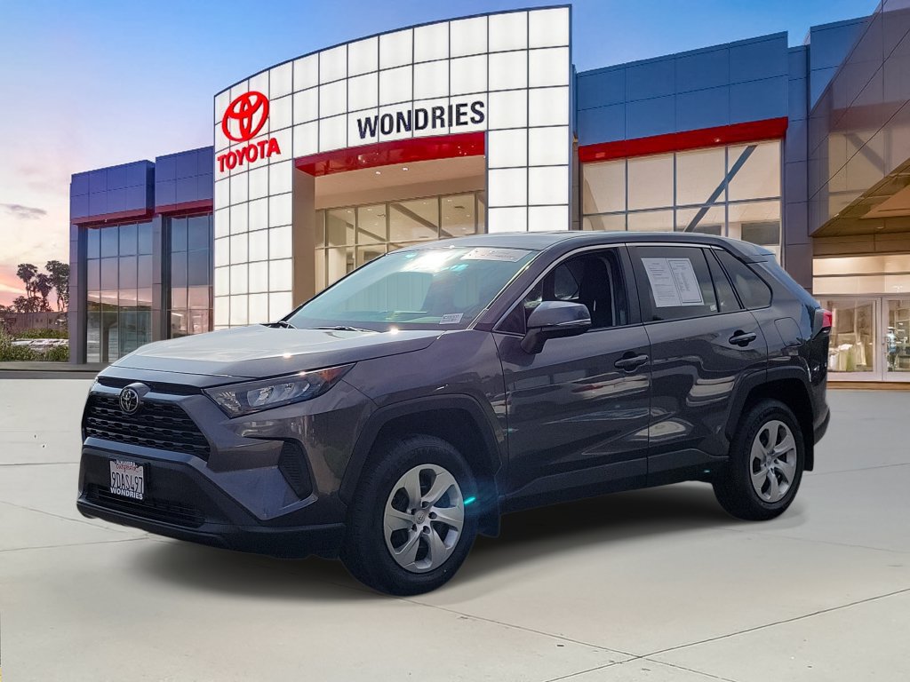 Used 2022 Toyota RAV4 LE AWD/4WD image 2