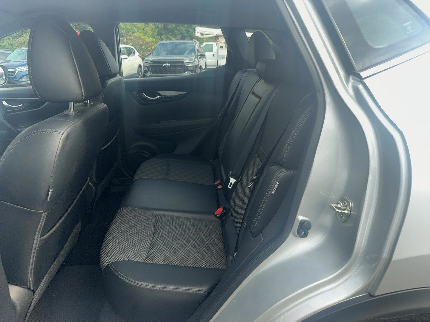 Used 2022 Nissan Rogue Sport SV w/ Technology Package AWD/4WD image 10