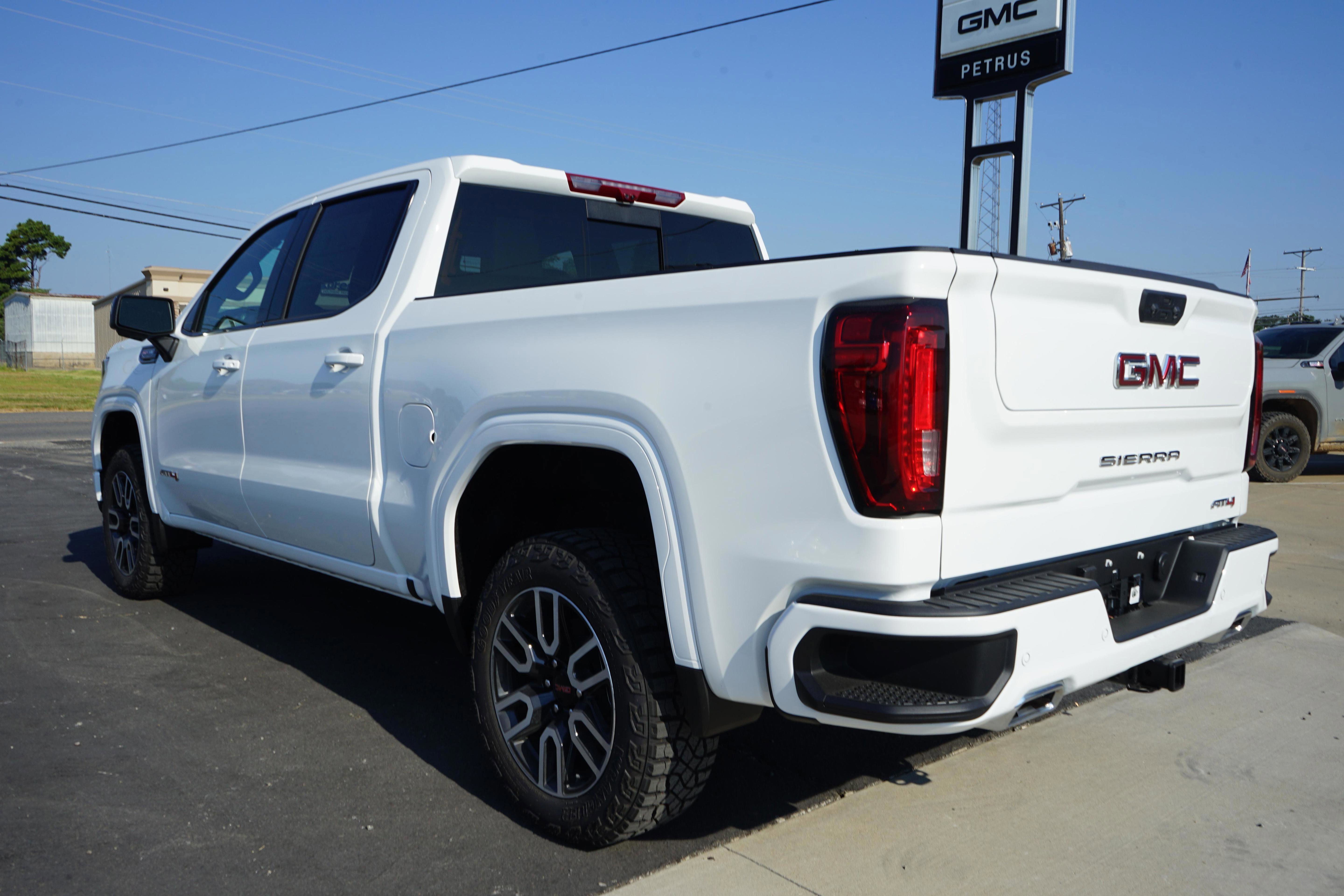 New 2026 GMC Sierra 1500 AT4 w/ Technology Package image 3
