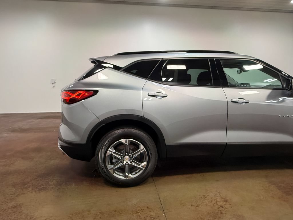 Used 2024 Chevrolet Blazer LT w/ Convenience Package FWD image 33