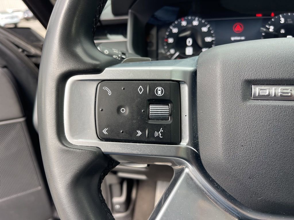 Used 2024 Land Rover Discovery S AWD/4WD image 17