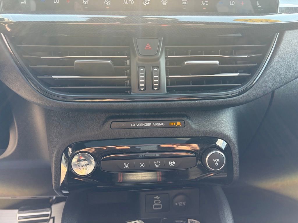 Used 2024 Ford Escape ST-Line w/ Tech Pack #1 AWD/4WD image 12