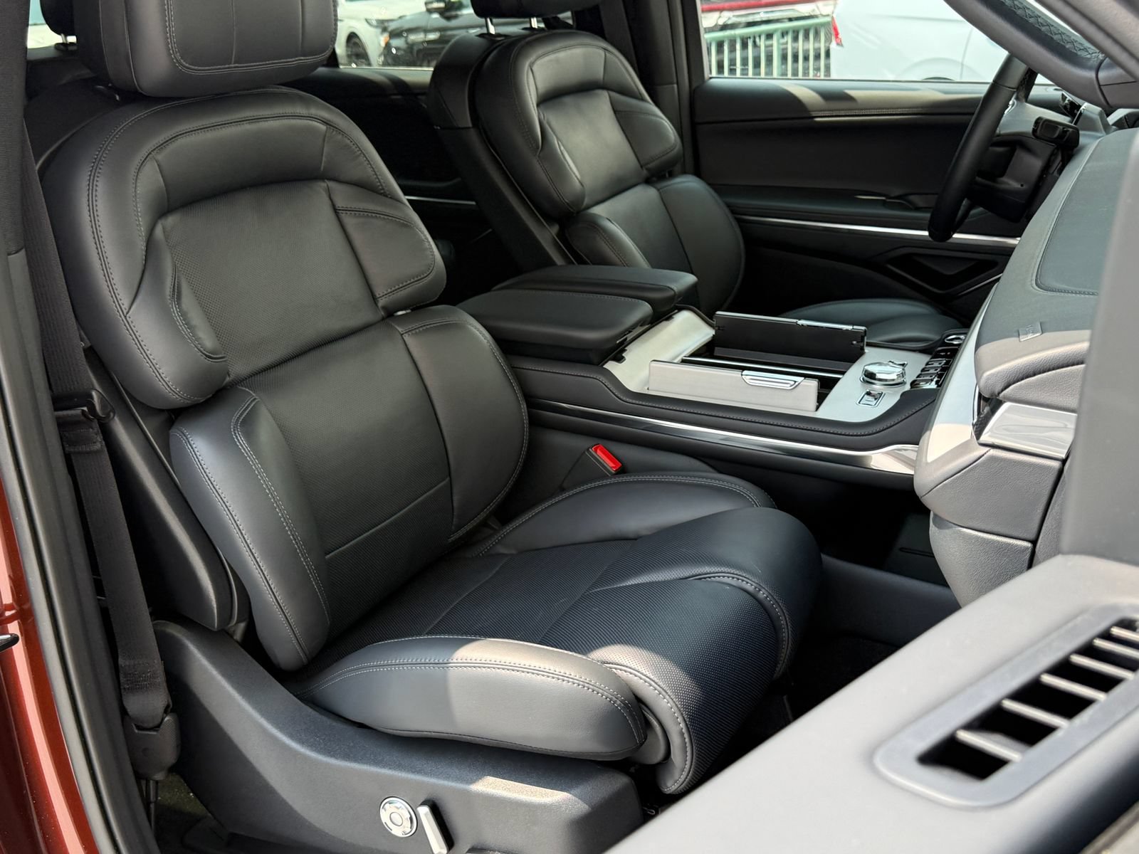 New 2027 Lincoln Navigator L Reserve w/ Jet Appearance Package AWD/4WD image 15