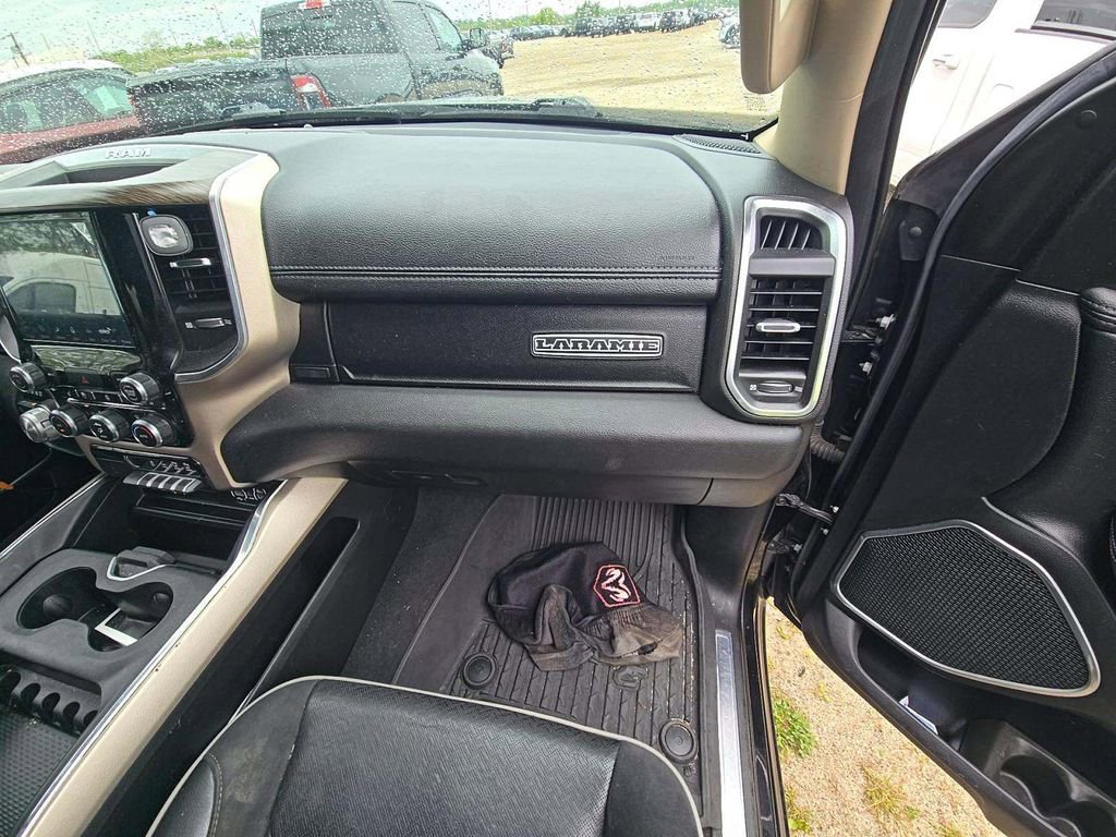 Used 2019 RAM 1500 Laramie AWD/4WD image 12
