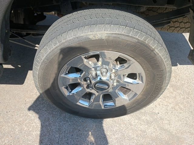 Used 2019 Ford F250 Lariat w/ Chrome Package image 12