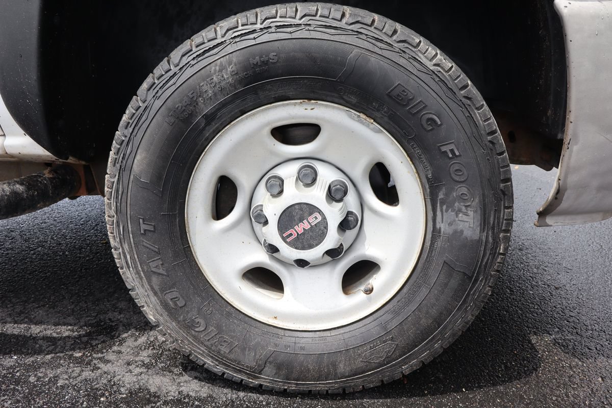 Used 2006 GMC Sierra 2500 W/T RWD image 39