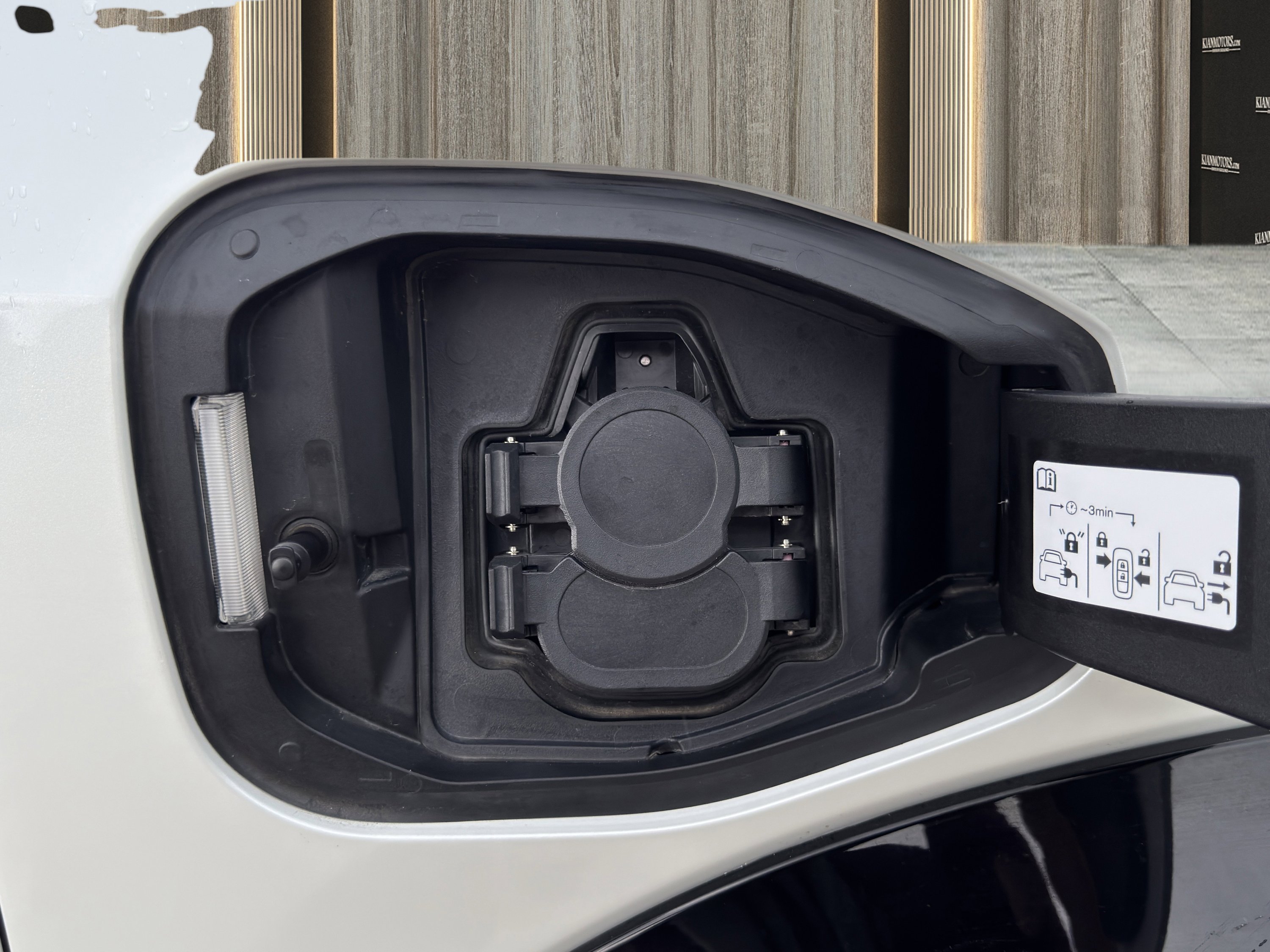 Used 2025 Nissan Ariya FWD image 68