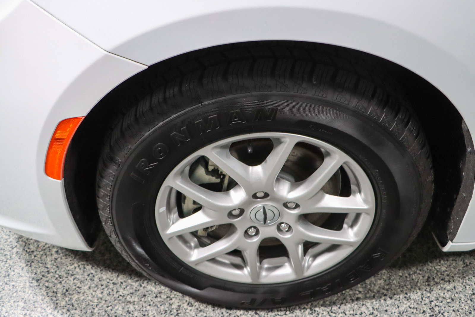 Used 2023 Chrysler Pacifica Touring-L FWD image 11