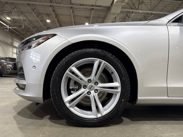 Used 2018 Volvo S90 T5 Momentum w/ Convenience Package image 19