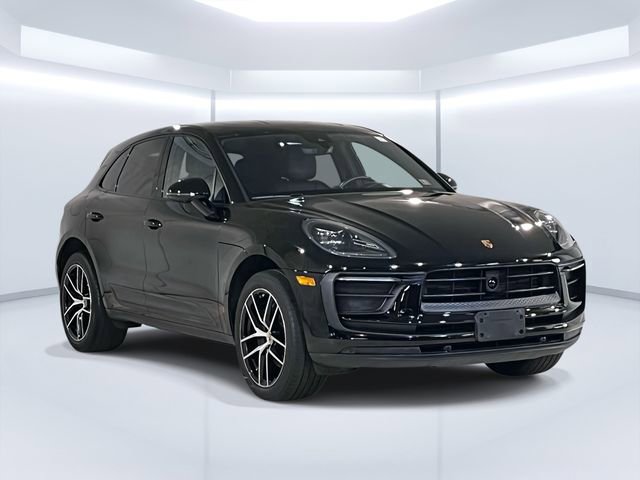Certified 2023 Porsche Macan Turbo image 9