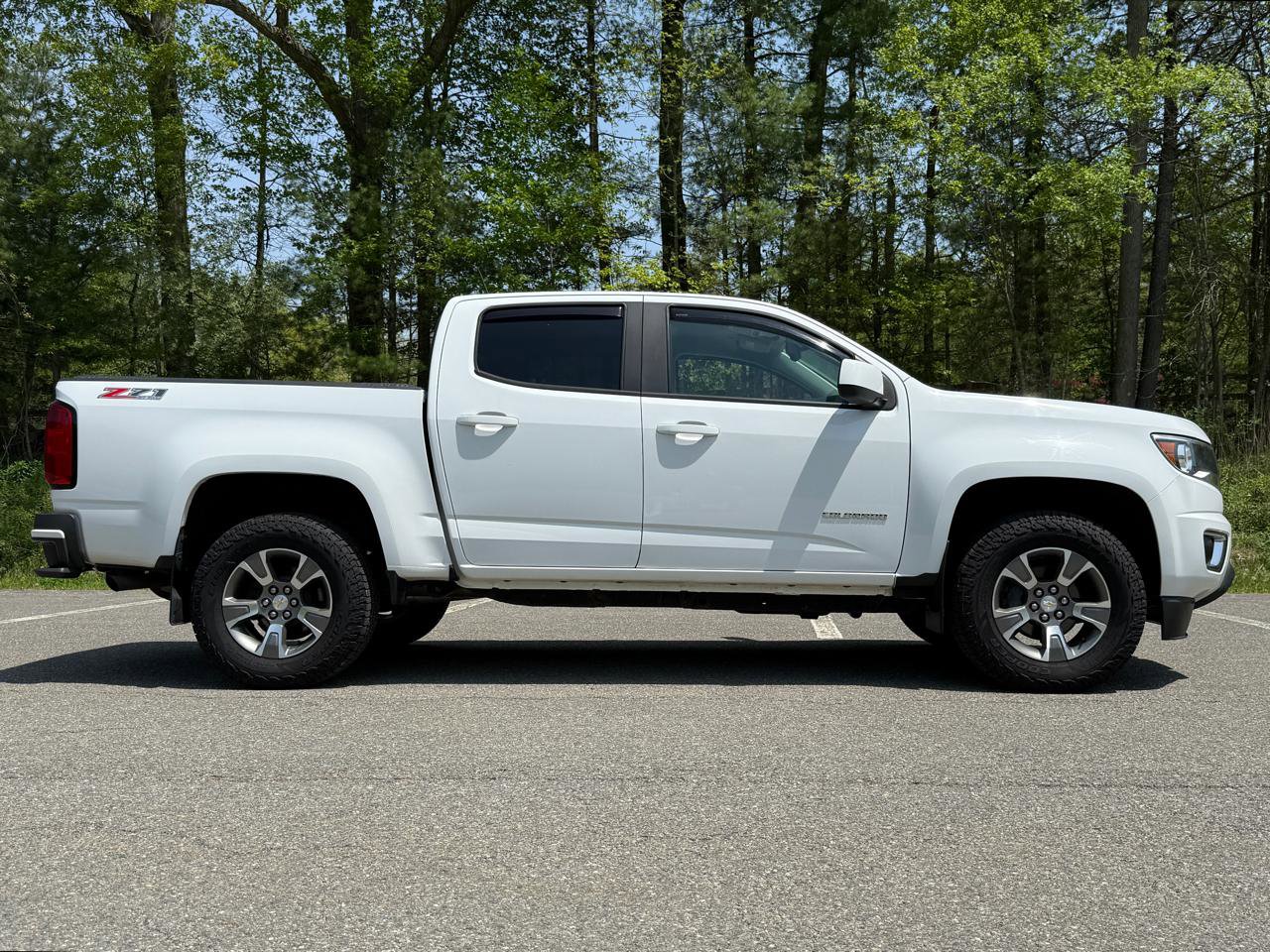 Used 2019 Chevrolet Colorado Z71 AWD/4WD image 4