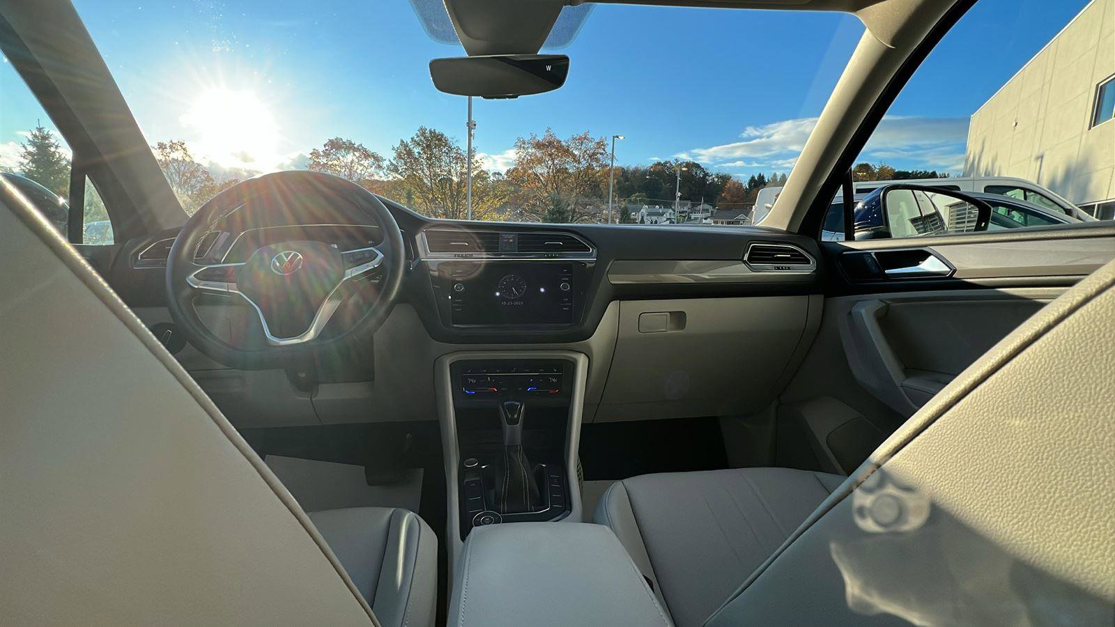 Used 2022 Volkswagen Tiguan SE image 21