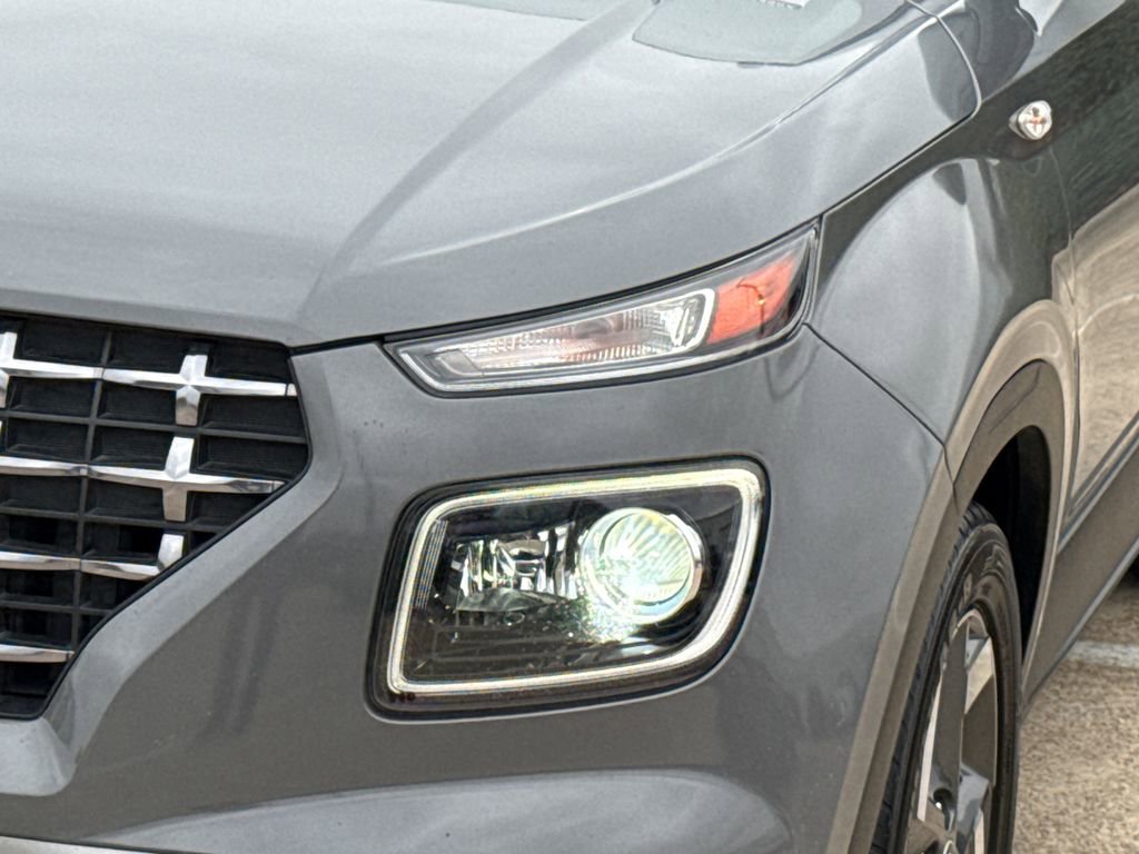 Used 2020 Hyundai Venue SEL w/ Convenience + Premium Package image 5