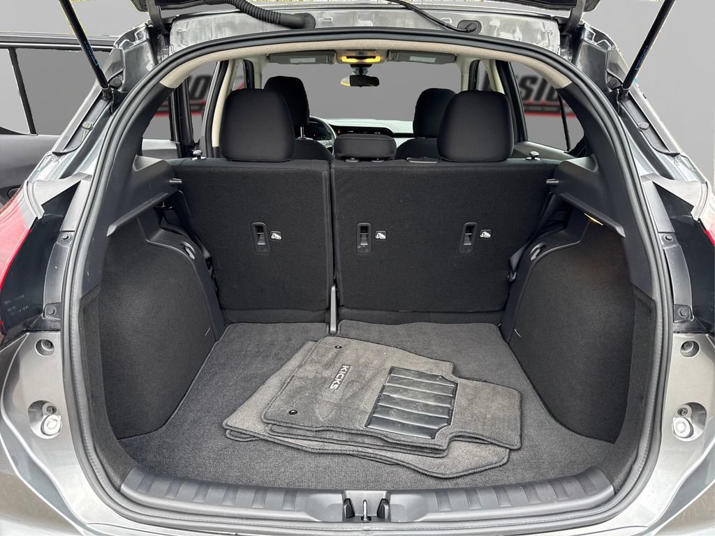 Used 2024 Nissan Kicks SV FWD image 11