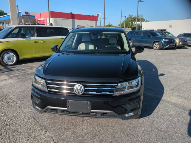 Used 2020 Volkswagen Tiguan SEL w/ Tiguan Three-Row MDO Package image 2