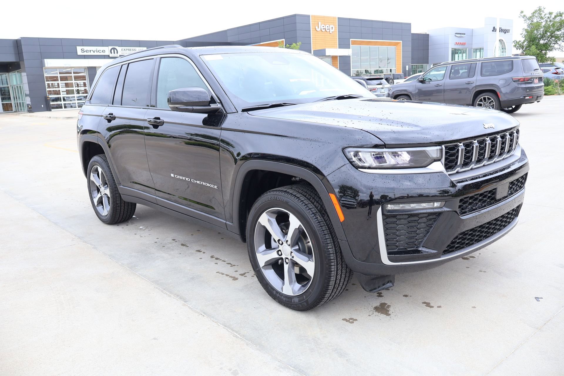 New 2026 Jeep Grand Cherokee Limited AWD/4WD 360° Tour