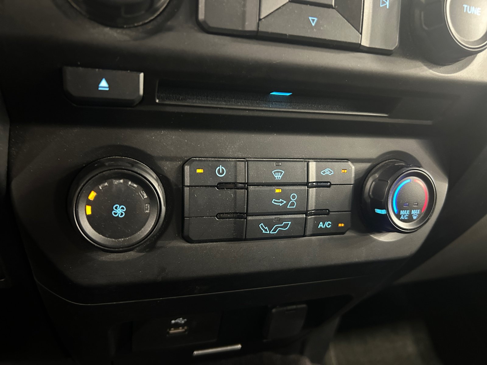 Used 2016 Ford F150 XL w/ Equipment Group 101A Mid RWD image 14