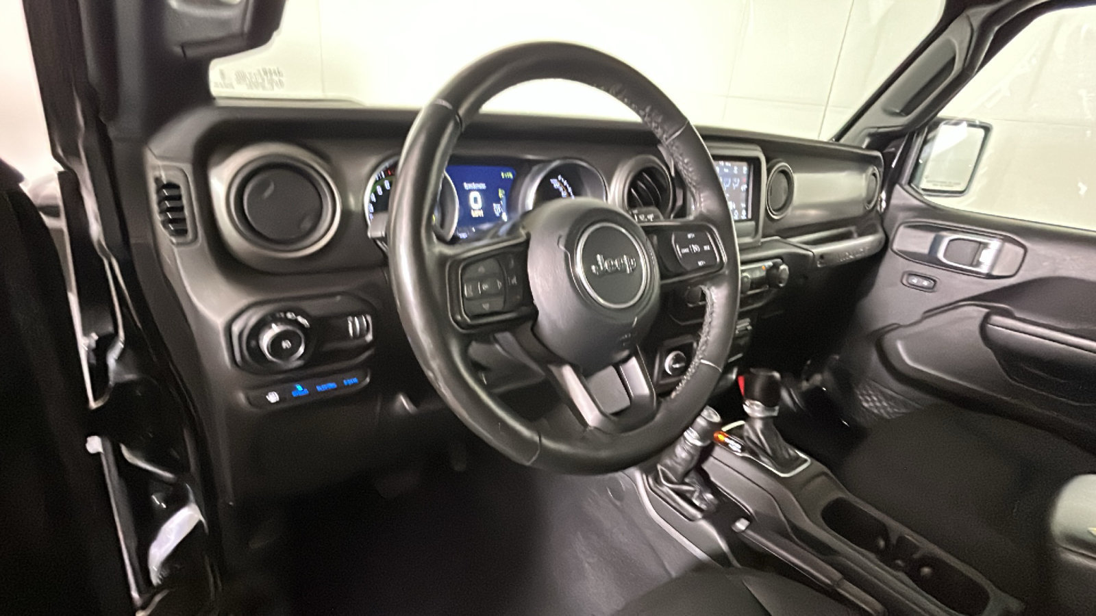 Used 2023 Jeep Wrangler Unlimited w/ Cold Weather Group AWD/4WD image 16