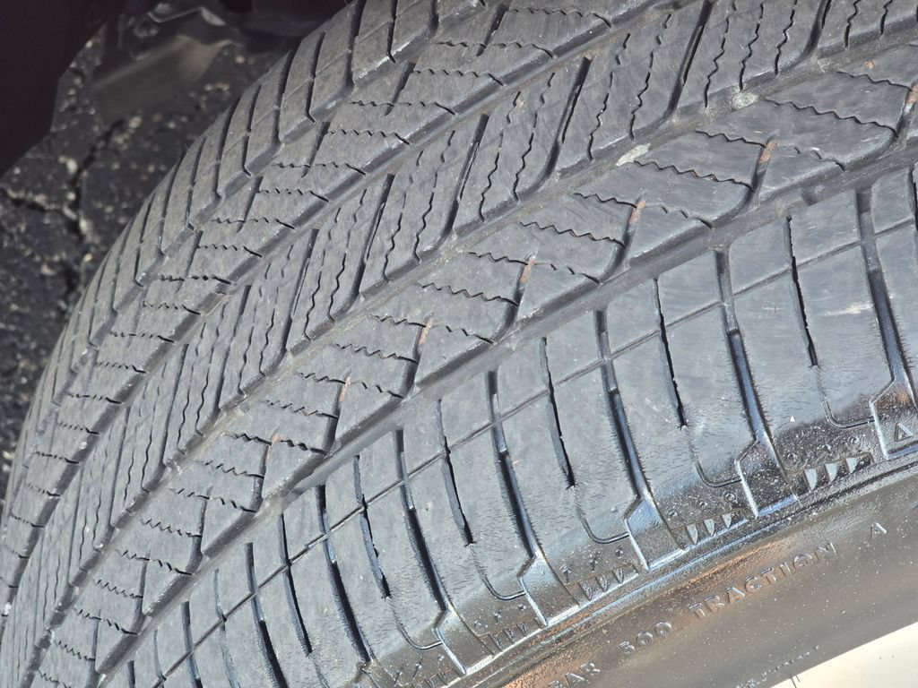 Used 2025 Honda Pilot Touring image 11