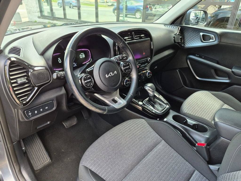 Certified 2023 Kia Soul EX FWD image 11