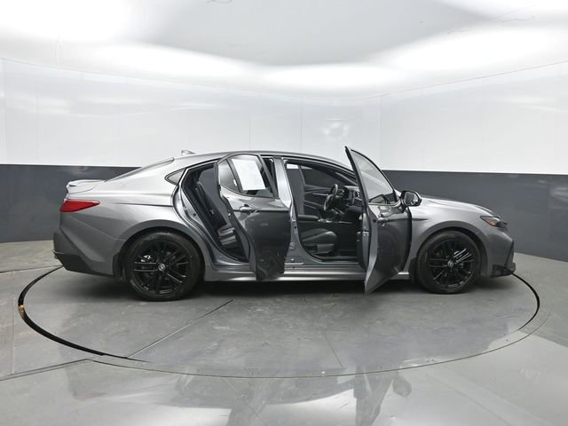 Used 2025 Toyota Camry SE FWD image 39