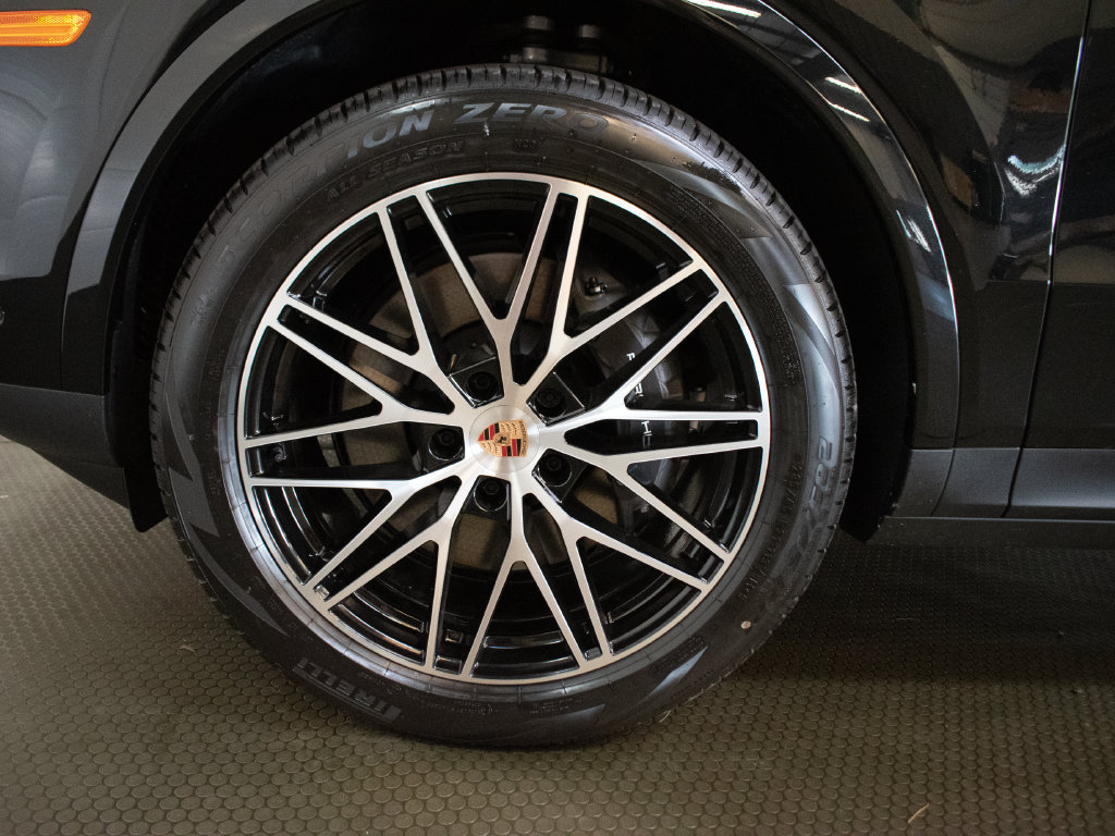 New 2026 Porsche Cayenne AWD/4WD image 15