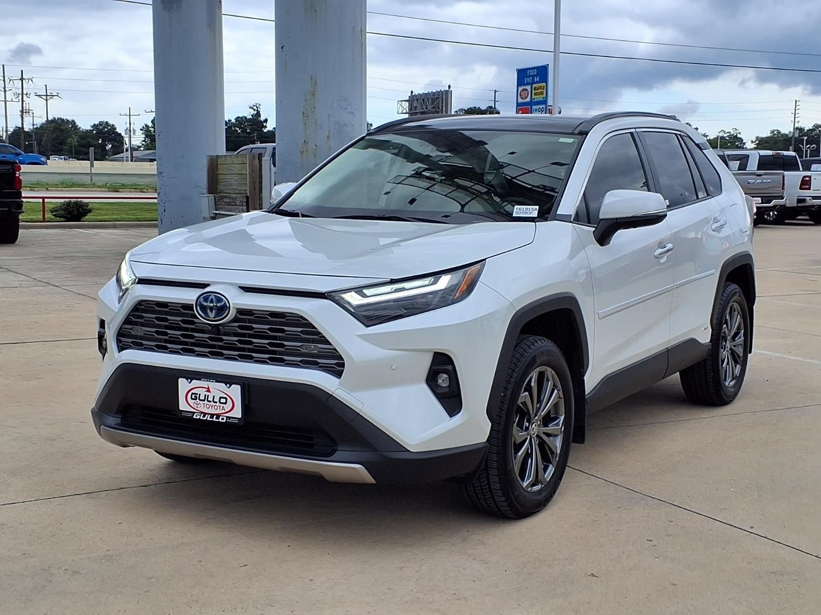Used 2024 Toyota RAV4 Limited w/ Advanced Technology Package AWD/4WD image 3