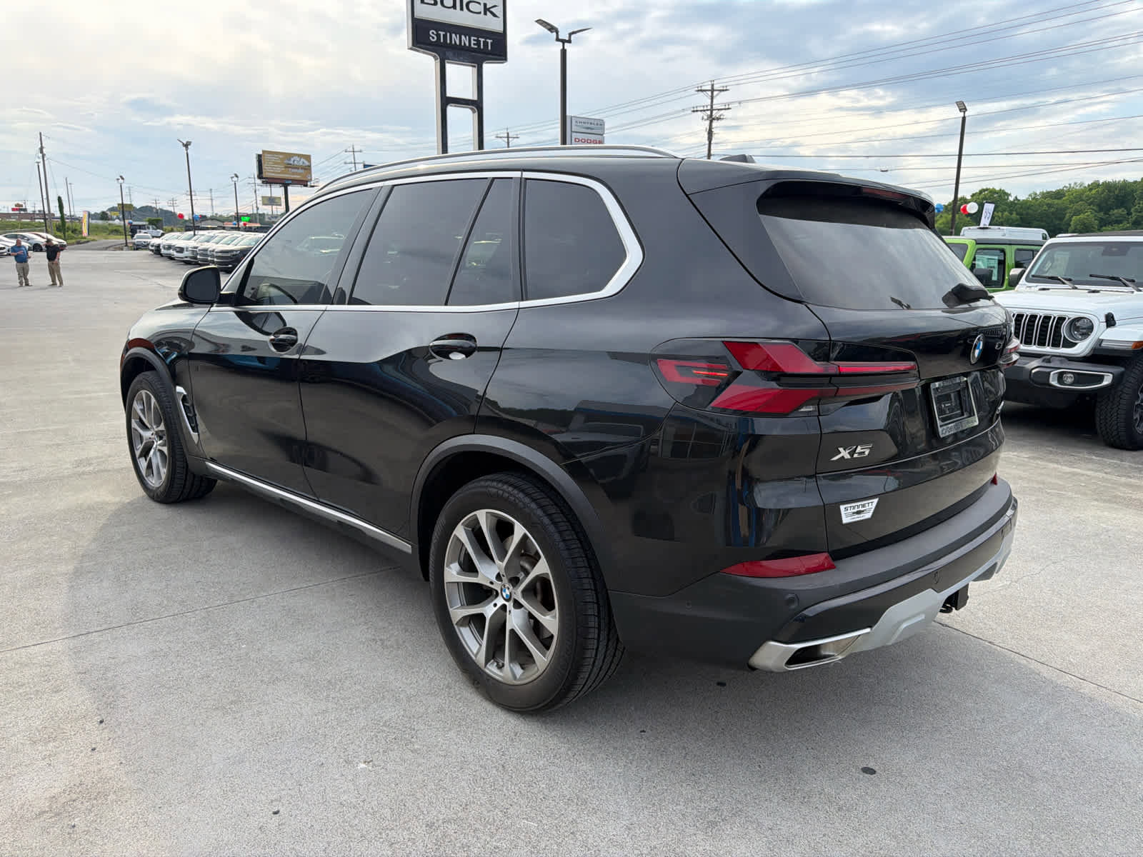 Used 2024 BMW X5 xDrive40i w/ Premium Package AWD/4WD image 6