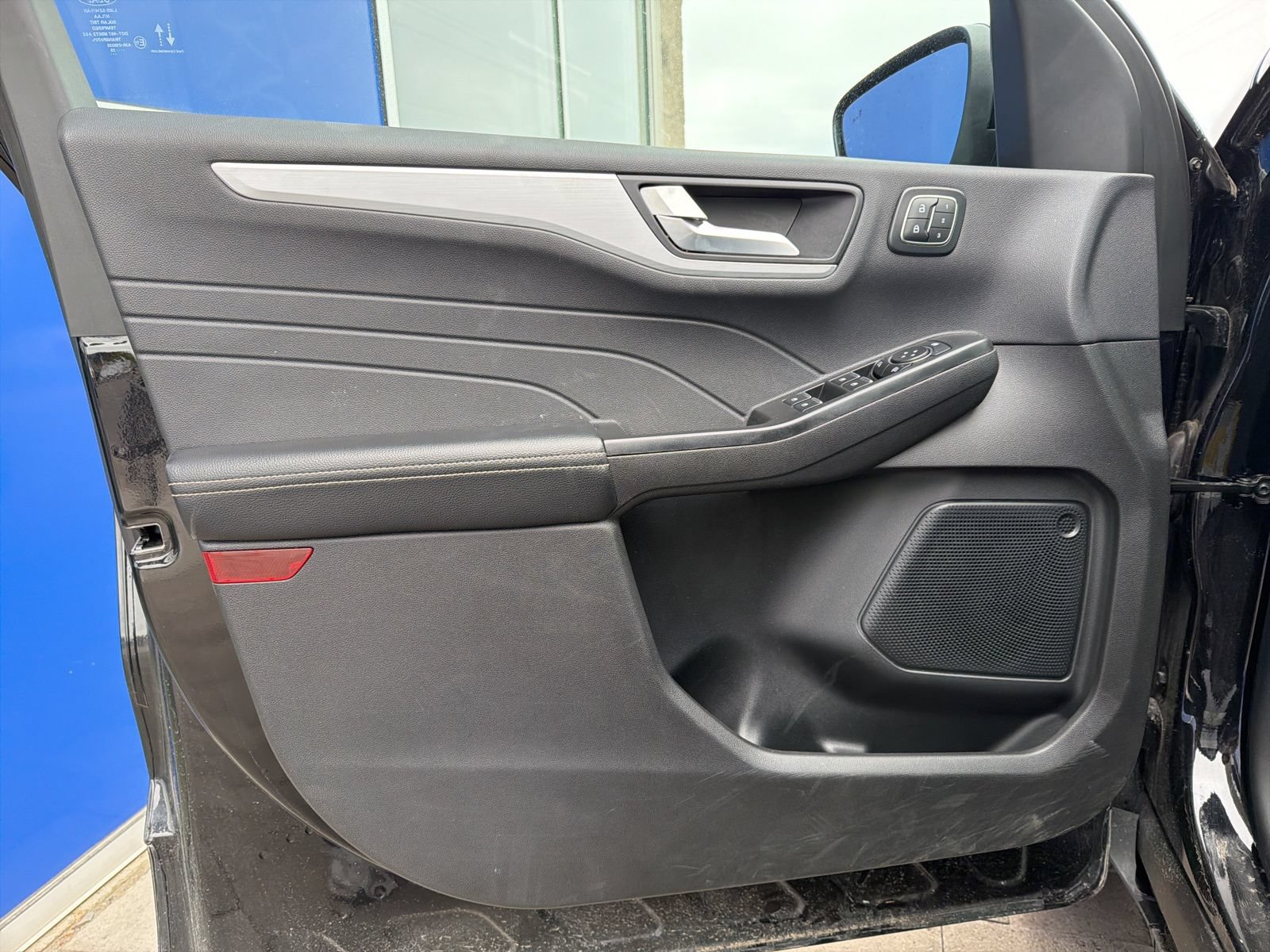 Used 2025 Ford Escape Platinum AWD/4WD image 19
