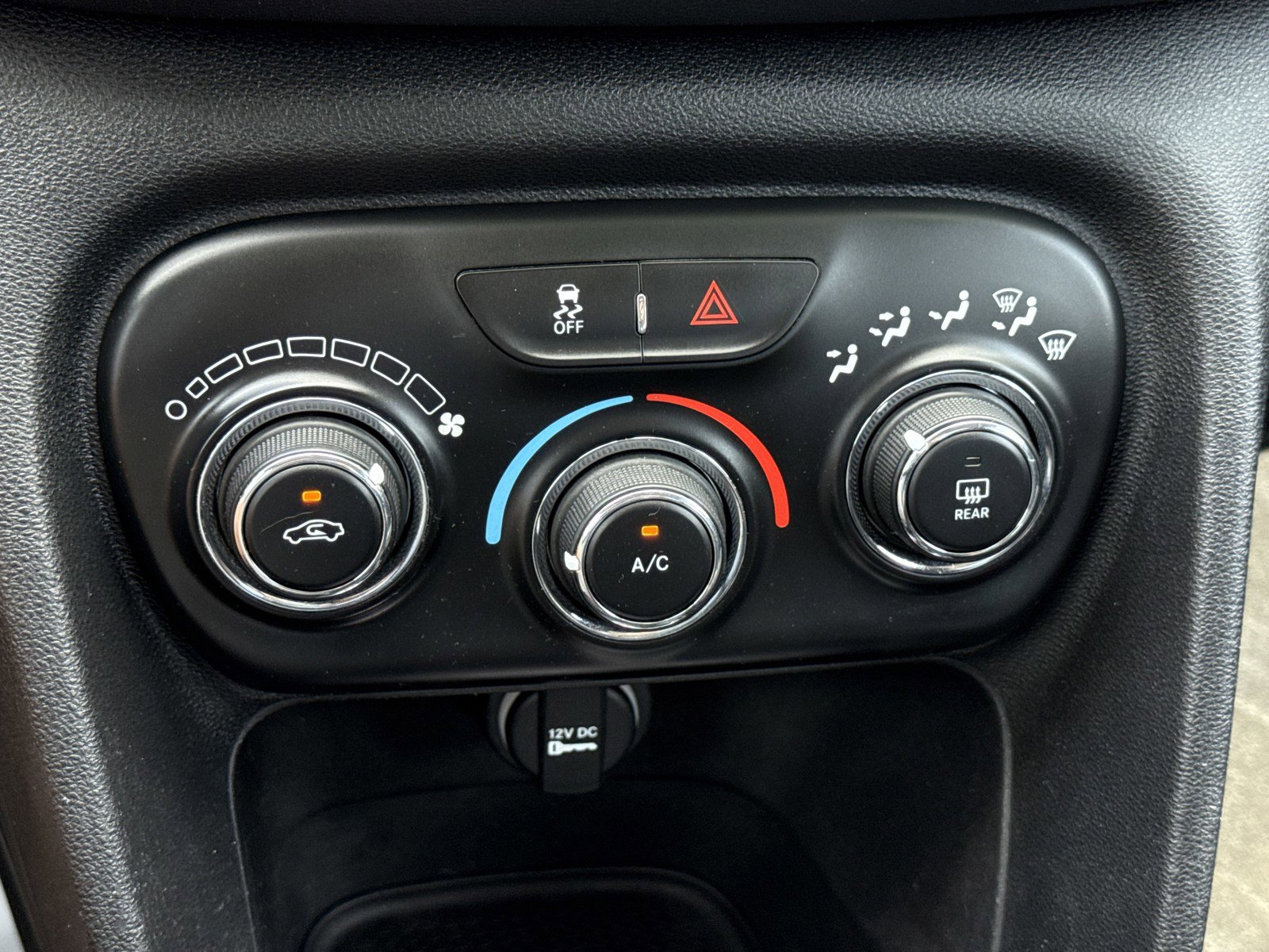 Used 2015 Dodge Dart SXT FWD image 21