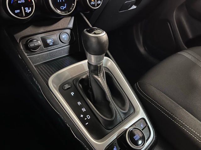 Used 2020 Hyundai Venue SEL w/ Convenience + Premium Package image 25