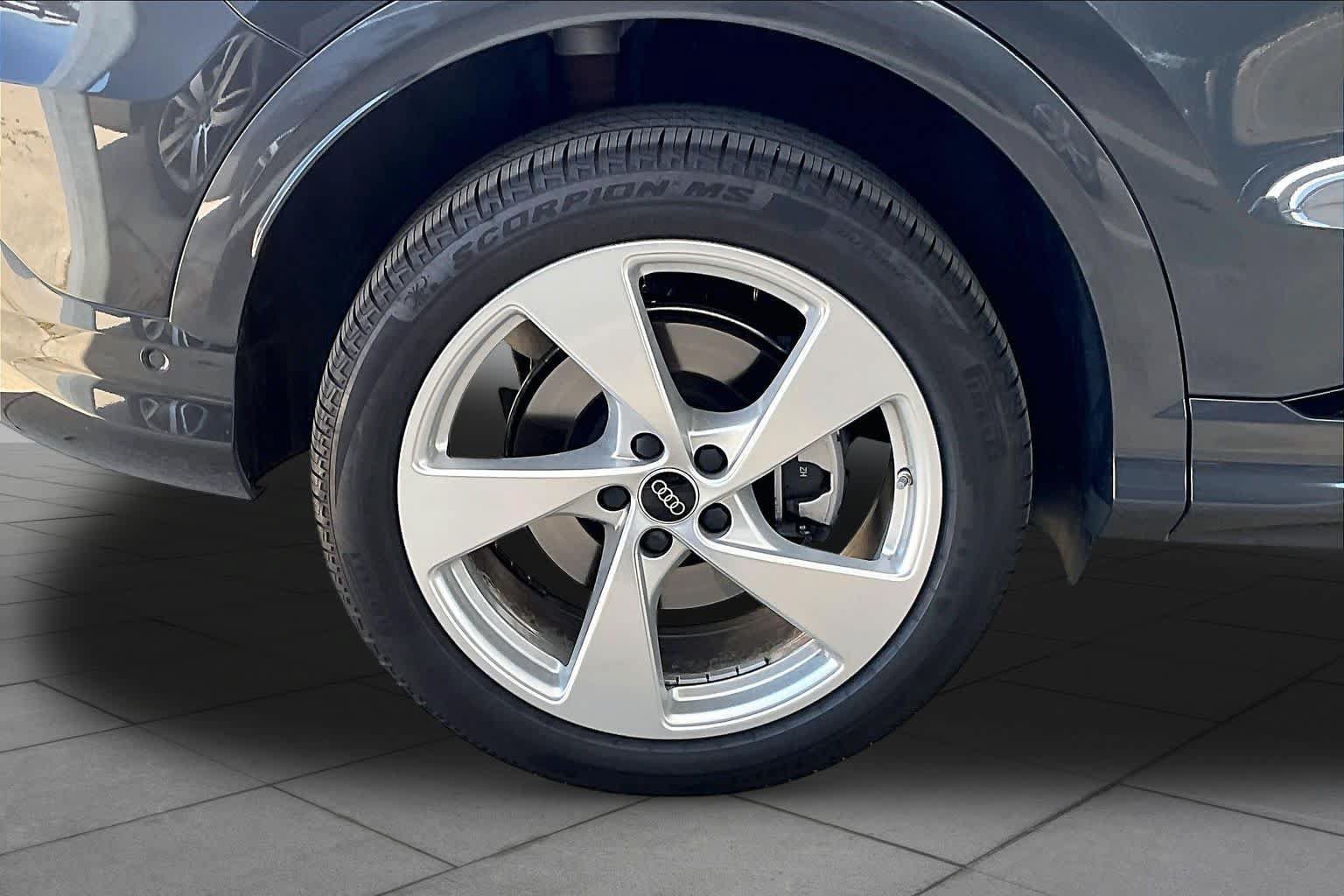 Used 2026 Audi Q5 Premium Plus AWD/4WD image 11