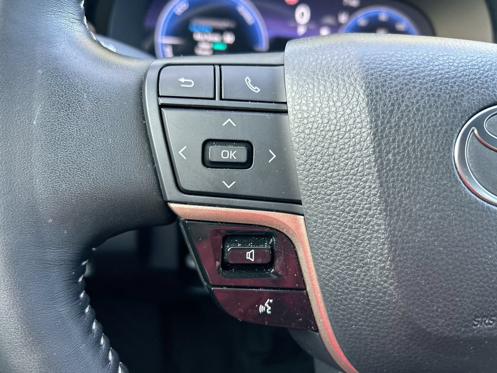 Certified 2025 Toyota Crown AWD/4WD image 16