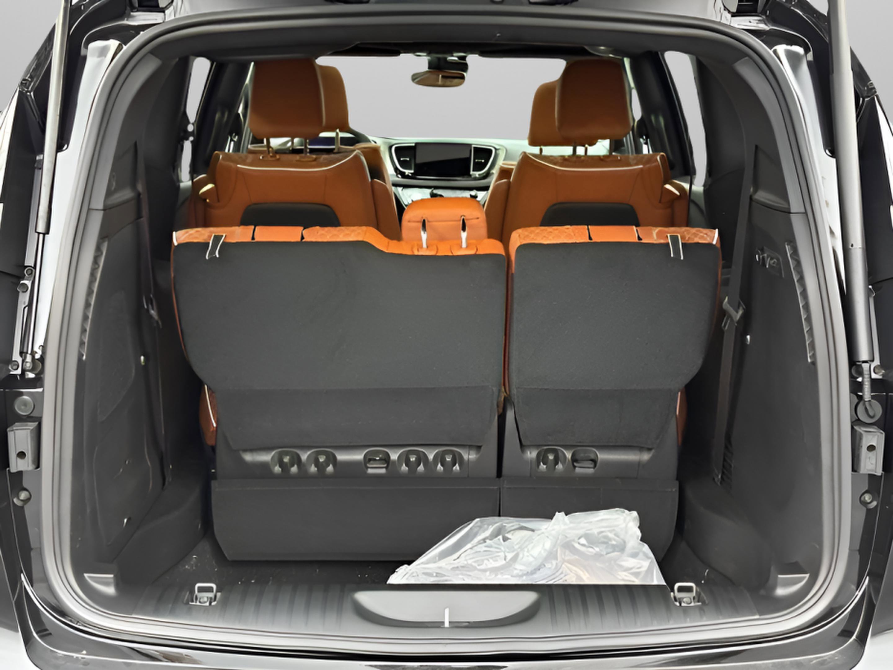 New 2026 Chrysler Pacifica Pinnacle w/ Trailer Tow Group image 10