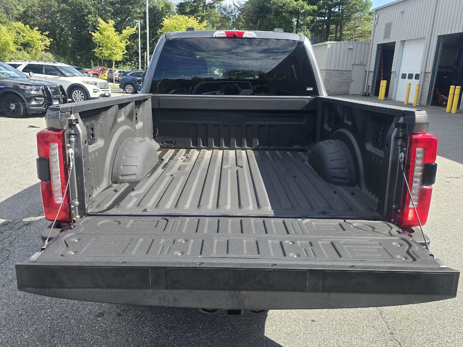 New 2025 Ford F350 XLT w/ Black Appearance Package image 5