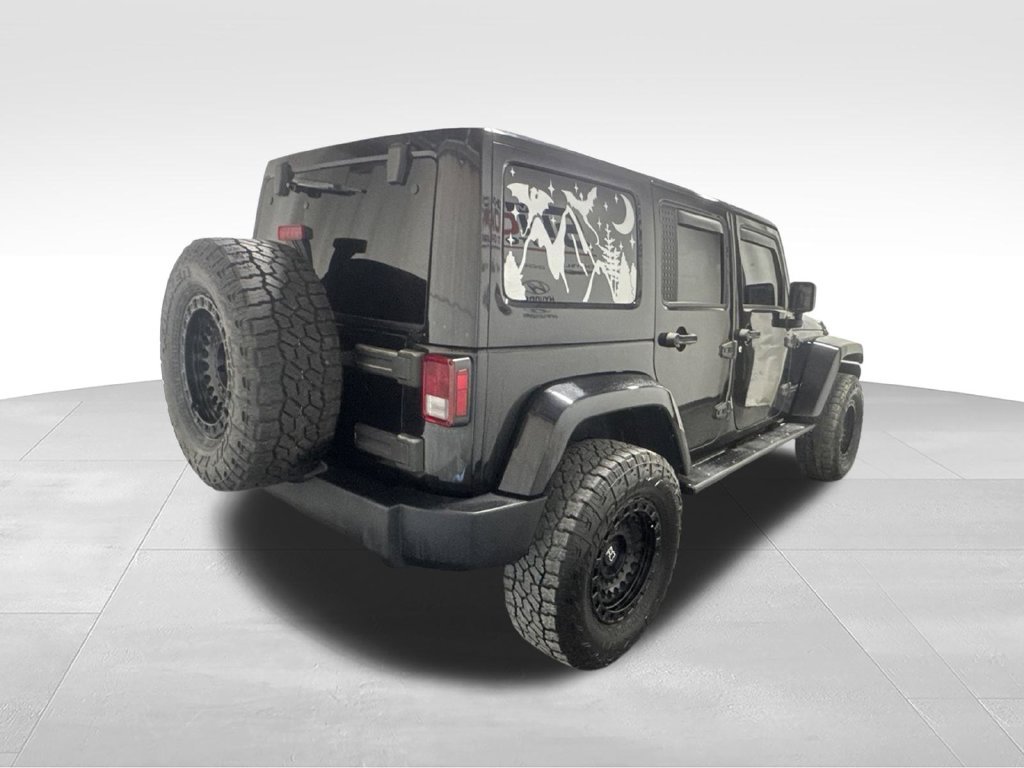 Used 2017 Jeep Wrangler Unlimited Rubicon w/ Connectivity Group AWD/4WD image 9