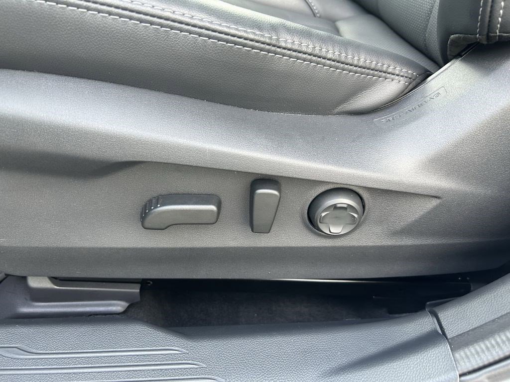 Used 2025 Subaru Outback Limited AWD/4WD image 21