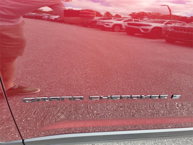 New 2025 Jeep Grand Cherokee Altitude image 3