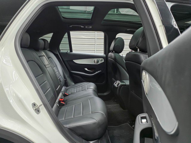 Used 2021 Mercedes-Benz GLC 300 4MATIC image 20