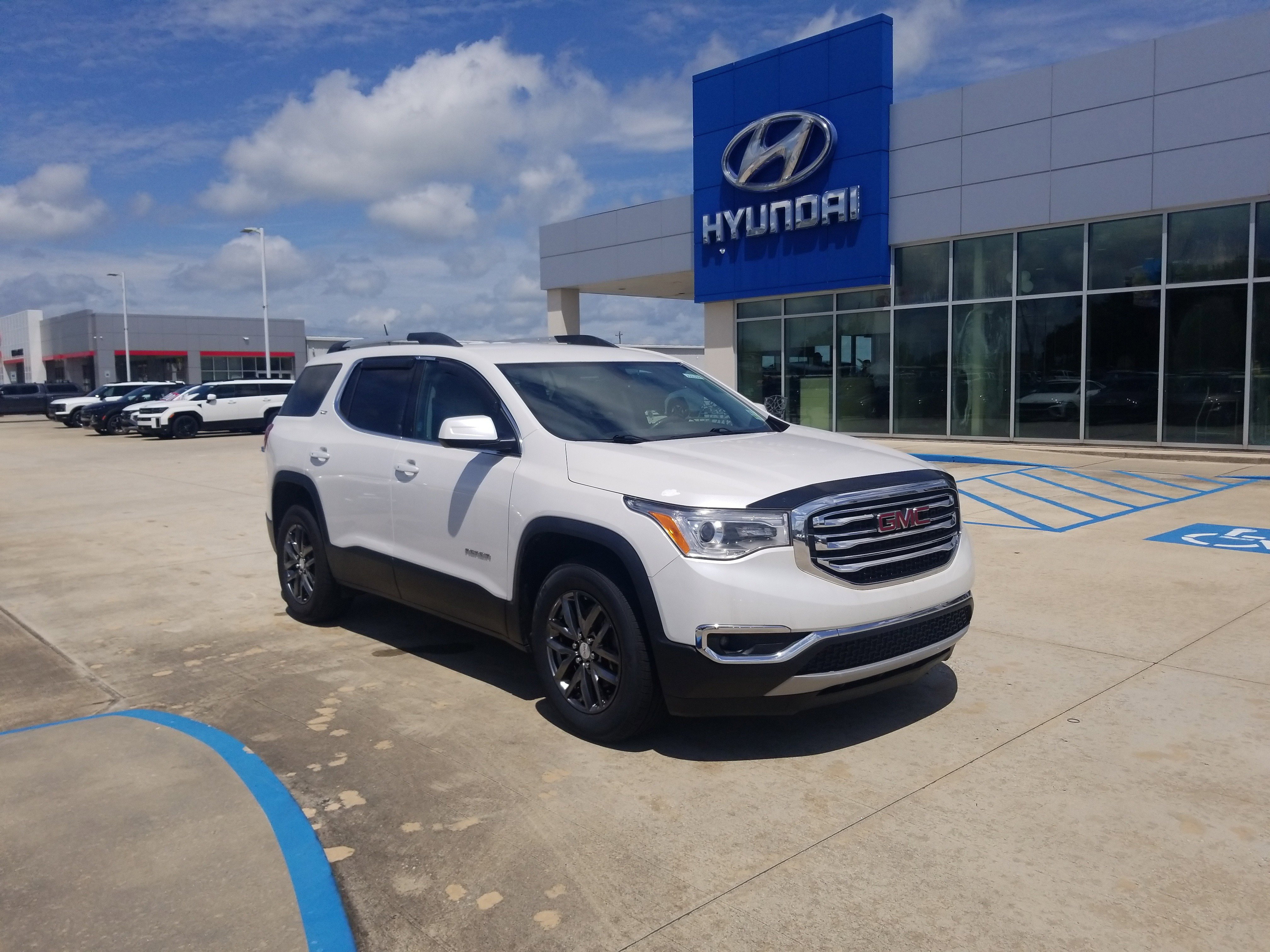 Used 2018 GMC Acadia SLT FWD video 1
