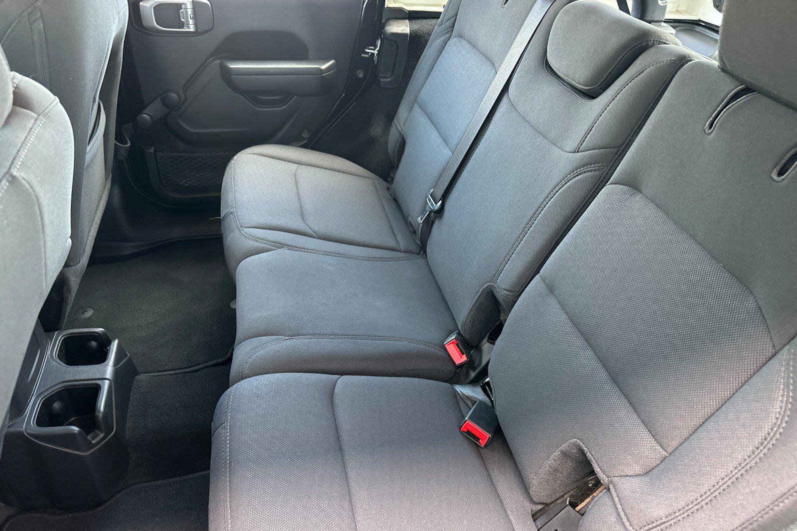 Used 2022 Jeep Wrangler Unlimited Sport image 12