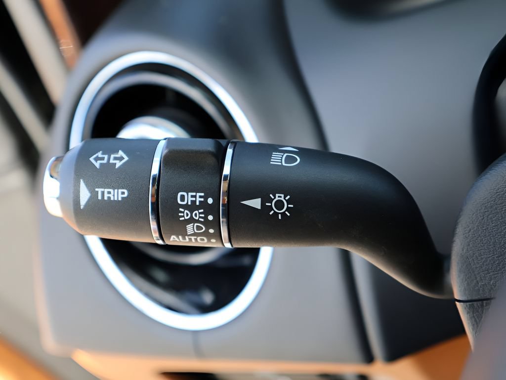 Used 2011 Jaguar XJ L RWD image 33