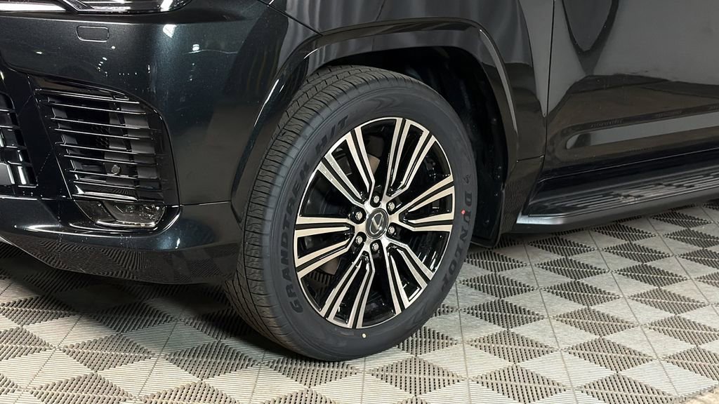 New 2026 Lexus LX 600 4WD w/ Luxury Package image 4